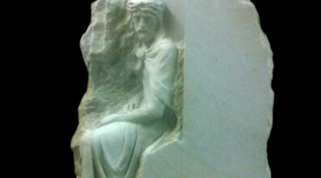 Rzeźba nagrobna Chrystus Frasobliwy